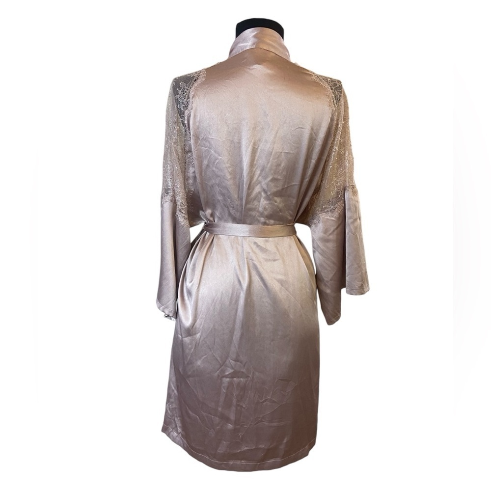 Victoria’s Secret Rose Pink Lace Detail Robe - Picture 7 of 15